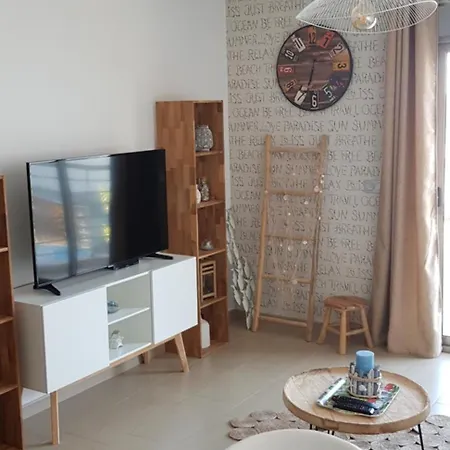 Flat Apartment *
